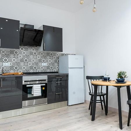 Cozy Studio Apartment 5 Min From Camp Nou Barcelona Luaran gambar